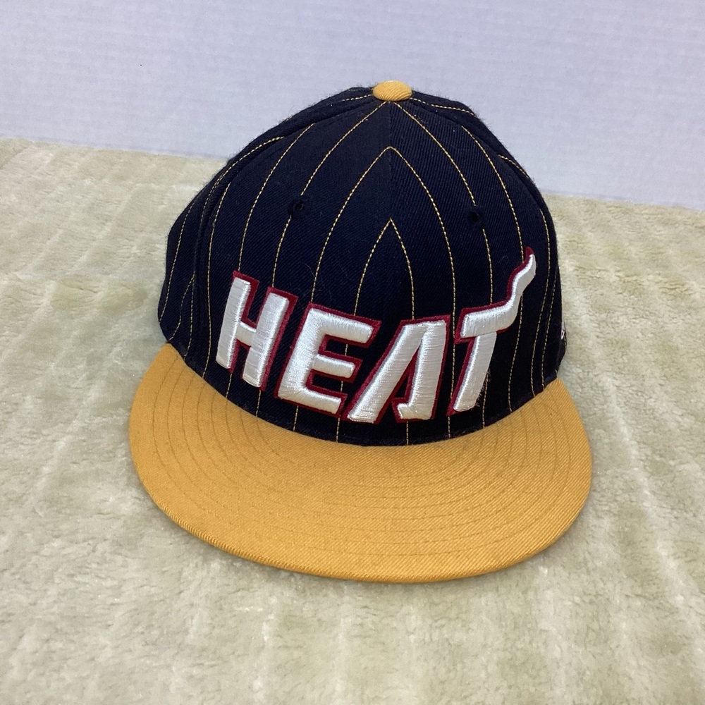 ADIDAS MIAMI HEAT BASKETBALL CAP